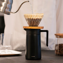 Načítať obrázok do zobrazovača galérie, Hario Thermal Server 600ml/Keramické vnútro/Biely a čierny