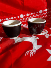 Načítať obrázok do zobrazovača galérie, HUBERAMICS Keramická šálka na kávu 80ml/Lesklá a matná hnedá s obrubou/2 výstavné kusy v zľave