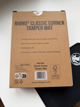 Načítať obrázok do zobrazovača galérie, Rhino Classic Corner Tamper Mat/Gumová podložka rohová čierna
