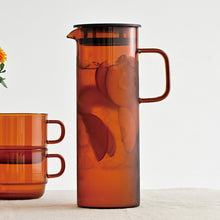 Načítať obrázok do zobrazovača galérie, Hario Colors Cold Brew Pitcher sépia 800ml/Jantárová nádoba
