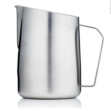 Načítať obrázok do zobrazovača galérie, Barista & Co Dial In 600ml konvička na mlieko
