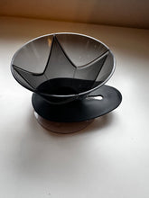 Načítať obrázok do zobrazovača galérie, Hario V60 One Pour Dripper Mugen čierny/V zľave