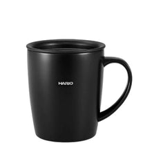 Načítať obrázok do zobrazovača galérie, Hario Thermal Mug hrnček s uškom a viečkom 300ml/Čierny a sivý
