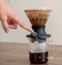 Načítať obrázok do zobrazovača galérie, Hario Immersion Switch Dripper/V60-03 + filtre