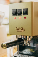 Načítať obrázok do zobrazovača galérie, Gaggia Classic E24/Pákový espresso kávovar v rôzny farbách