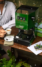 Načítať obrázok do zobrazovača galérie, Gaggia Classic E24/Pákový espresso kávovar v rôzny farbách
