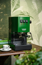 Načítať obrázok do zobrazovača galérie, Gaggia Classic Evo E24 zelená/Pákový espresso kávovar