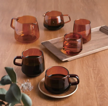 Načítať obrázok do zobrazovača galérie, Kinto Sepia SET sklenených šálok s uškom/Jantárovo žlté/4x270 ml