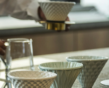 Načítať obrázok do zobrazovača galérie, Loveramics Brewers Dripper Stand – stojan na dripper čierny matte
