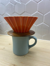 Načítať obrázok do zobrazovača galérie, Origami keramický dripper M/Rôzne farby