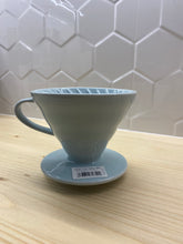 Načítať obrázok do zobrazovača galérie, Hario V60-02 Keramický dripper+ 40ks filtrov farebné
