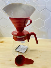 Načítať obrázok do zobrazovača galérie, Hario sada Pour Over Kit V60 02 červená