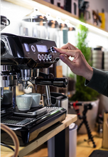 Načítať obrázok do zobrazovača galérie, Automatický kávovar čierny matný SAGE BES980BTR/Pákové espresso