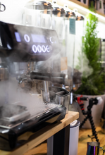 Načítať obrázok do zobrazovača galérie, Automatický kávovar čierny matný SAGE BES980BTR/Pákové espresso