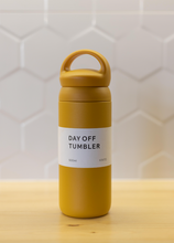 Načítať obrázok do zobrazovača galérie, KINTO Day Off Tumbler 500ml/Termoska s uškom/Rôzne farby