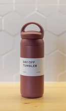 Načítať obrázok do zobrazovača galérie, KINTO Day Off Tumbler 500ml/Termoska s uškom/Rôzne farby