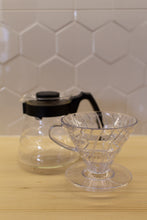 Načítať obrázok do zobrazovača galérie, Hario sada Pour Over Kit V60 02 priesvitná/čierna