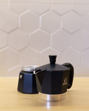 Načítať obrázok do zobrazovača galérie, Moka konvička Forever Miss Moka Noblesse čierna/2 alebo 6 šálok