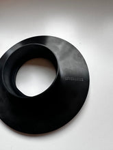 Načítať obrázok do zobrazovača galérie, Loveramics Brewers Dripper stand/Stojan na dripper čierny matte v zľave
