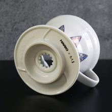 Načítať obrázok do zobrazovača galérie, Hario V60-02 Tachikichi Shozui Ceramic Coffee Dripper/Biely umelecký pre šťastie
