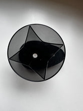 Načítať obrázok do zobrazovača galérie, Hario V60 One Pour Dripper Mugen čierny/V zľave
