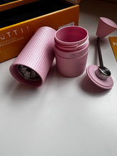 Načítať obrázok do zobrazovača galérie, Nuttii G1S Panacle Goose/Ručný mlynček v pastelových farbách /Štartovací mlynček
