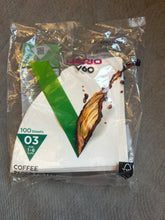 Načítať obrázok do zobrazovača galérie, Hario papierové filtre V60-03/100 ks, hnedé a biele
