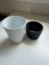 Načítať obrázok do zobrazovača galérie, Moccamaster Coffee Mug – náhradný porcelánový pohár so silikónovým gripom čierno-biely
