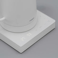 Načítať obrázok do zobrazovača galérie, HARIO Lyra Electric Precision Kettle 800 ml / elektrická konvica biela a čierna
