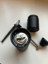 Načítať obrázok do zobrazovača galérie, Timemore Chestnut C5 Pro/Ručný mlynček biely a čierny
