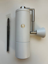 Načítať obrázok do zobrazovača galérie, Timemore Chestnut C5 Pro/Ručný mlynček biely a čierny
