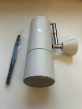 Načítať obrázok do zobrazovača galérie, Timemore Chestnut C5 Pro/Ručný mlynček biely a čierny
