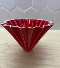 Načítať obrázok do zobrazovača galérie, Keramický dripper Origami S/Rôzne farby
