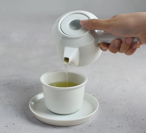 Kinto Leaves to tea Kyusu Teapot/Konvica na čaj 300ml/Biela a čierna