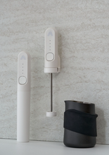 Načítať obrázok do zobrazovača galérie, Subminimal NanoFoamer V2 Lithium/Napeňovač mlieka/Vylepšená verzia/Biely a čierny
