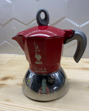 Načítať obrázok do zobrazovača galérie, Bialetti Moka Induction červená/Moka konvička 2,4 a 6 šálok kávy
