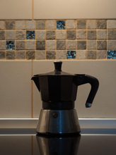 Načítať obrázok do zobrazovača galérie, Bialetti Moka Induction čierna/Moka konvička 2,4 a 6 šálok kávy
