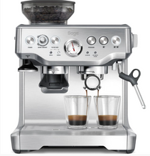 Načítať obrázok do zobrazovača galérie, Sage The Barista Express BES875BSS pákové espresso sivé/Kávovar s mlynčekom nerez
