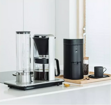 Načítať obrázok do zobrazovača galérie, Wilfa WSP-2A batchbrewer/Kávovar na filtrovanú kávu strieborný
