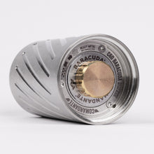 Načítať obrázok do zobrazovača galérie, Comandante C60 Baracuda Hand Grinder / rôžne farby
